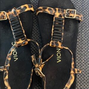 Vionic Leopard Print Women's Sandals